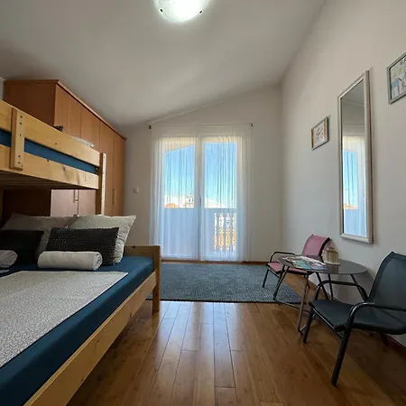 Apartman Rea *** *