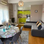 Apartment Rea *** *