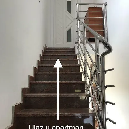 Rea *** Apartamento *